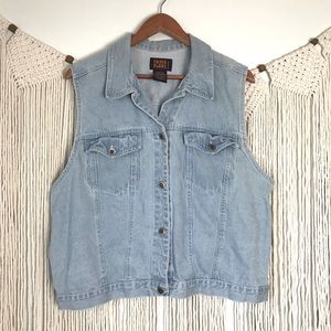 5/$25 Faded Glory Denim Vest Light Wash size 20W
